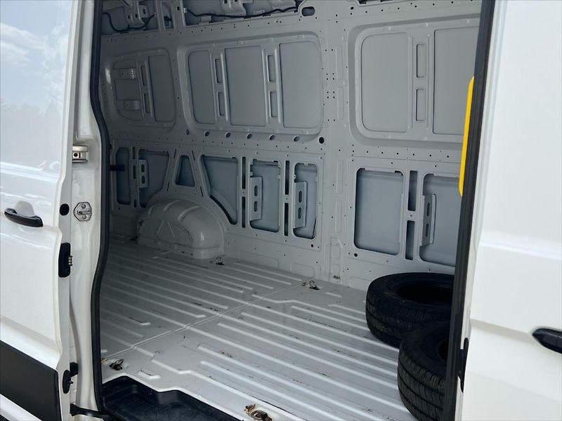 Volkswagen Crafter 2,0 TDi 103kW L4H2  35 - fotka 13 z 23