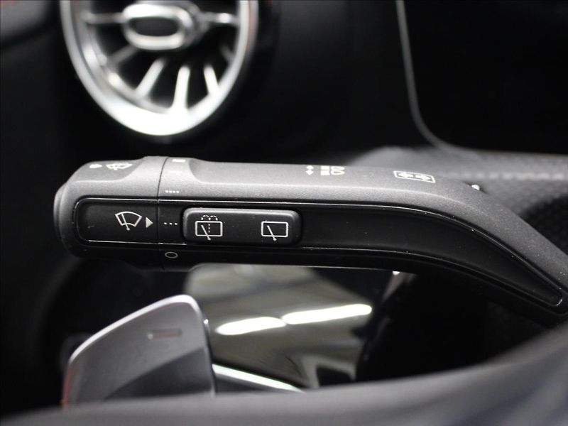 Mercedes-Benz CLA 2,0 220 7G-DCT AMG ZÁNOVNÍ - fotka 20 z 39