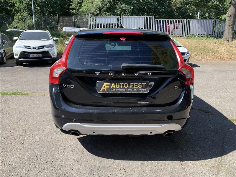 Volvo V60 2,4 D - fotka 6 z 16