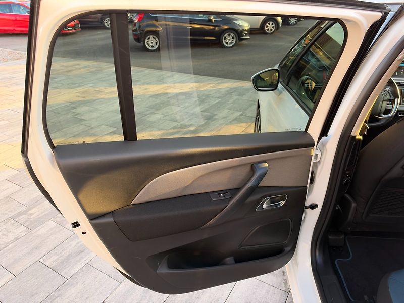 Citroën Grand C4 SpaceTourer (2019) 1.2 PureTech 96kW 7.Míst - fotka 12 z 30