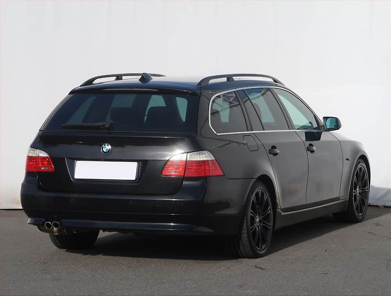 BMW Řada 5 (2007) 525d, nová STK, Tažné - fotka 5 z 22