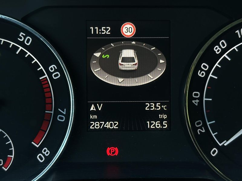 Škoda Superb (2016) 1.8TSI/132kW *STYLE* 1.Maj.  - fotka 12 z 38