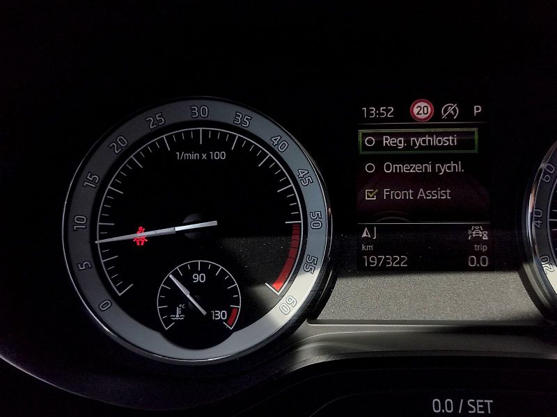 Škoda Karoq (2020) Style Dynamic 2,0 Tdi 110 Kw - fotka 8 z 34