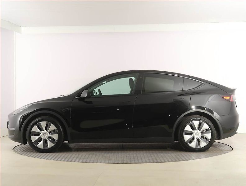 Tesla Model Y (2023) Long Range AWD 79kWh, SoH 95% - fotka 3 z 33