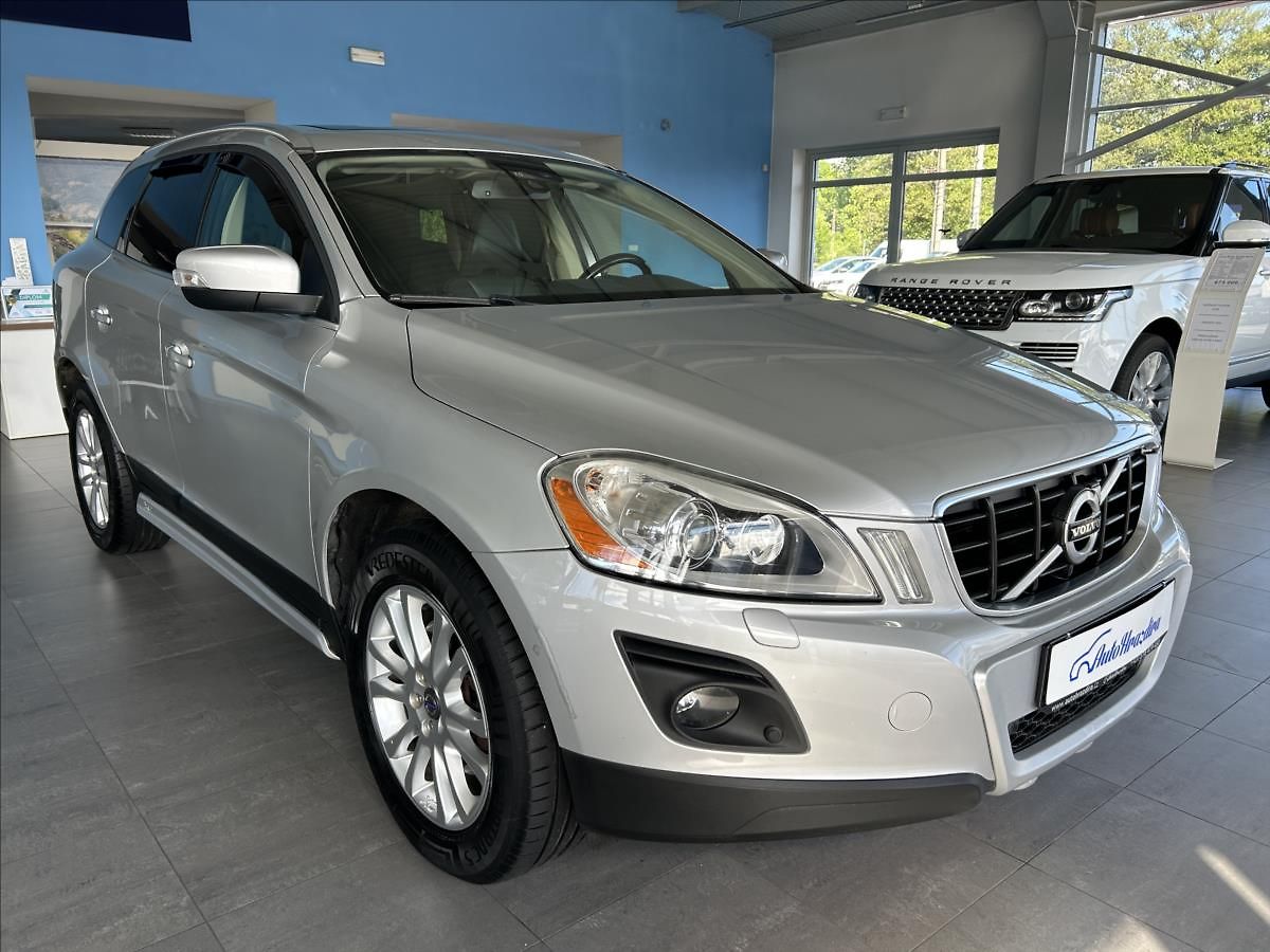 Volvo XC60 2,4   D5,4x4,TAŽNÉ,SERVISKA