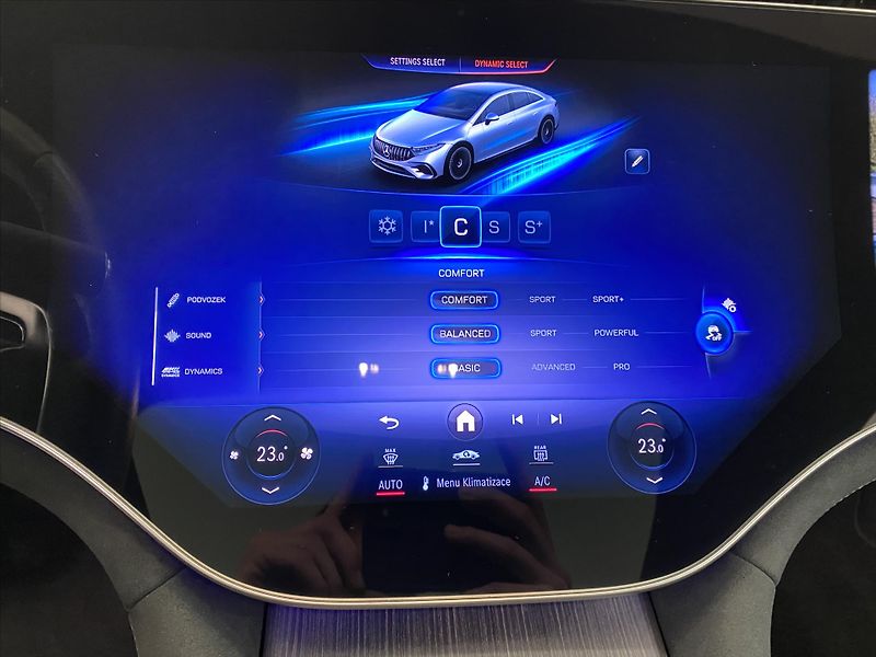 Mercedes-Benz EQS 53 4MATIC+ AMG 118 kWh - fotka 23 z 30