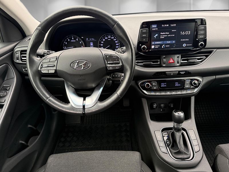 Hyundai i30 (2021) 1,5 T-GDi 117 kW SMART DCT - fotka 15 z 24