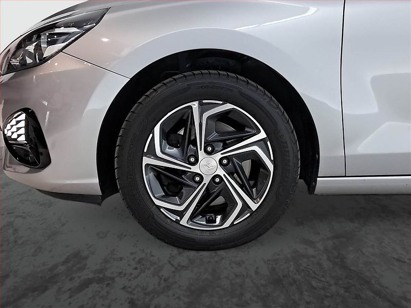 Hyundai i30 (2021) 1.5 DPI, Tempomat - fotka 14 z 20