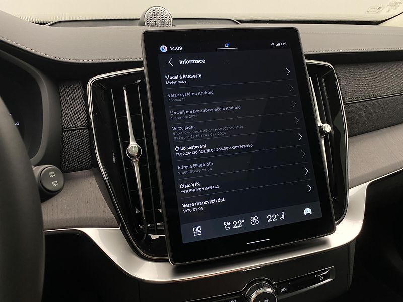 Volvo XC90 (2026) T8 AWD RECHARGE DARK ULTRA - fotka 67 z 76