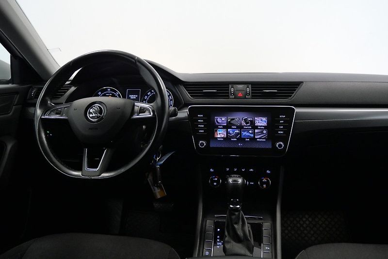 Škoda Superb - fotka 5 z 24