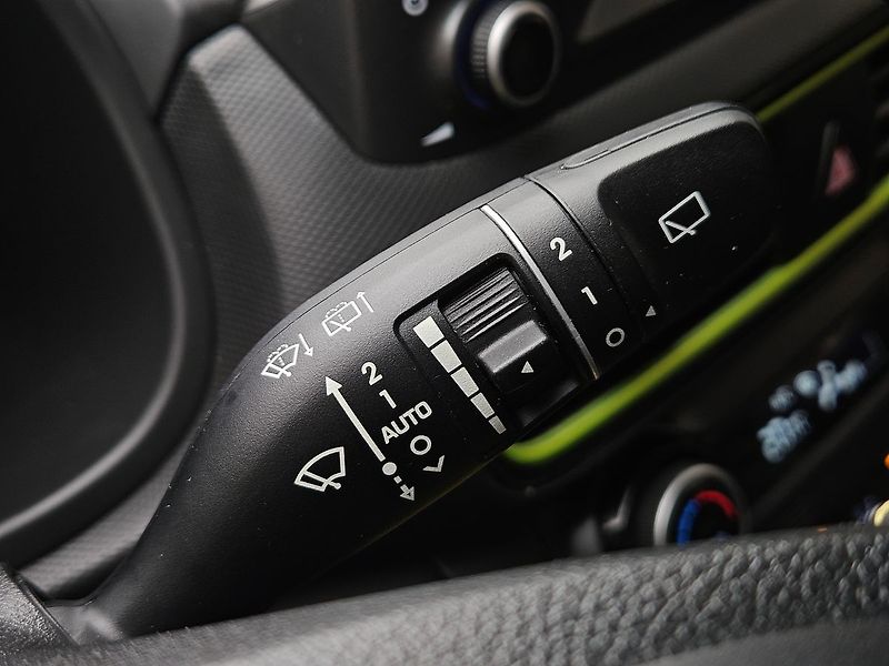 Hyundai Kona 1,0 T-GDi, Mystic+Guard, 1.maj - fotka 20 z 35