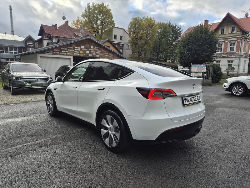 Tesla Model Y LONG RANGE DUAL MOTOR TZ 95,0% - fotka 4 z 49