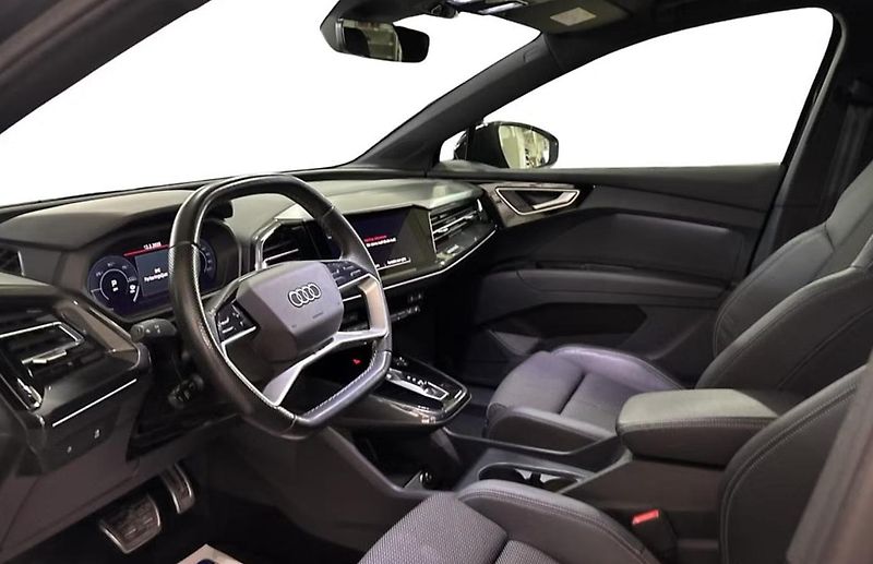 Audi Q4 40 e-tron S-Line LED BLIS  - fotka 7 z 11