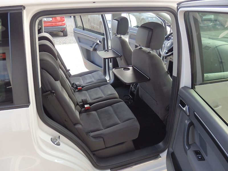 Volkswagen Touran 1.4 TSI 103kW DIGI.KLIMA ZÁVĚS - fotka 9 z 13