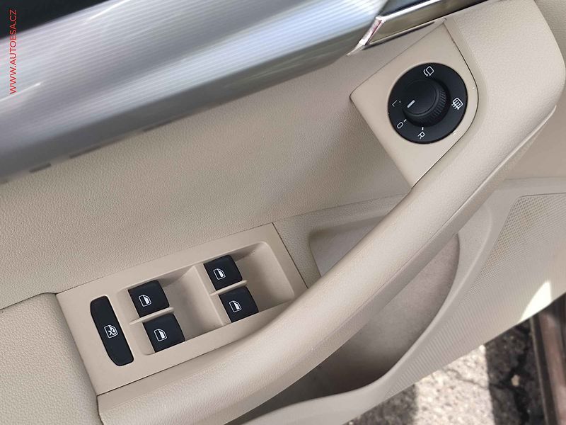 Škoda Octavia (2013) 1.8 TSi, Elegance, bixen - fotka 17 z 18