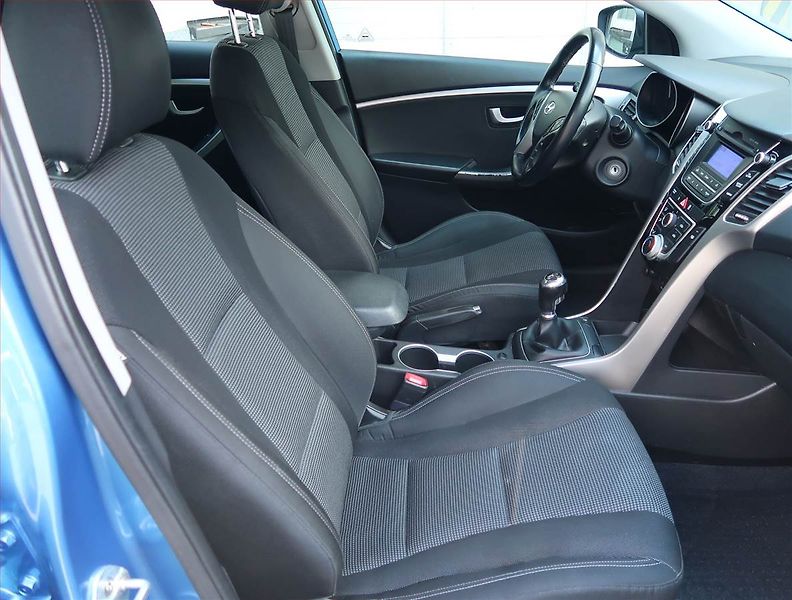 Hyundai i30 (2017) 1.6 GDI, ČR,1.maj, Serv.kniha - fotka 9 z 15