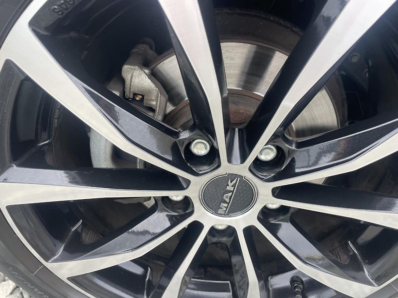 Toyota Auris 1.8i 16v HYBRID AUT SERVIS TOP - fotka 24 z 172