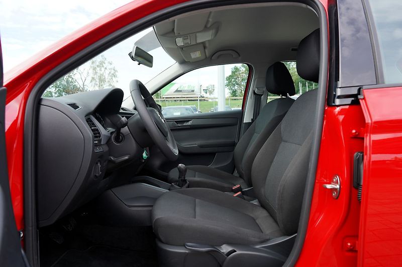 Škoda Fabia 1.0 MPI  75 PS/10.400 km !!!! - fotka 19 z 33