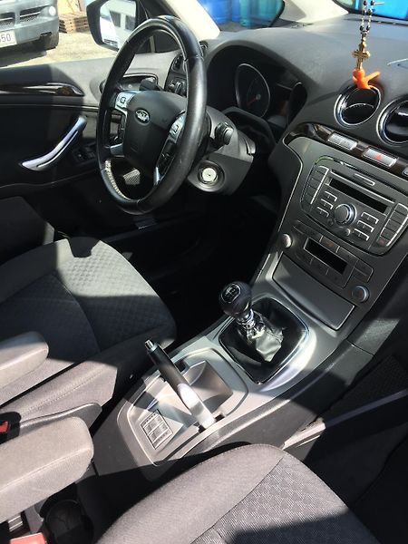 Ford Galaxy (2007) Ghia - 2,0TDCi - fotka 13 z 25
