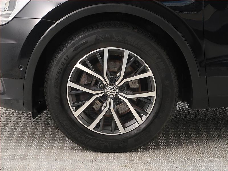Volkswagen Tiguan Allspace (2018) Comfortline 2.0 TDI, Automat - fotka 15 z 19
