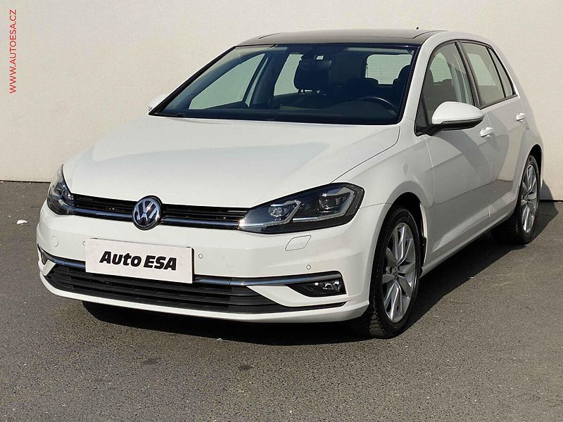Volkswagen Golf (2017) 1.5TSi, Highline, LED, šíbr - fotka 3 z 15