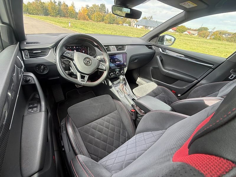 Škoda Octavia 2,0 TDI RS 135 kW 4X4 DSG ODPO - fotka 9 z 21