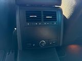 Volkswagen Touareg 3,0 TDi V6 4-motion /servis.k. - náhled 18
