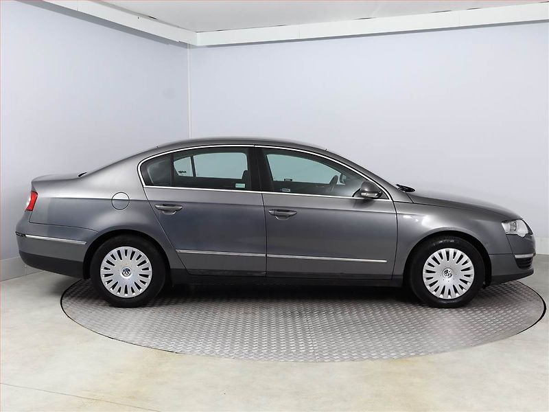 Volkswagen Passat (2005) 2.0 TDI, po STK, jezdí dobře - fotka 6 z 12