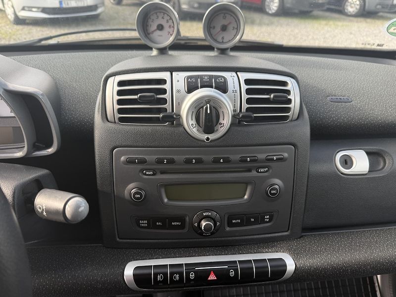 Smart Fortwo 1.0i MHD klima - fotka 12 z 17