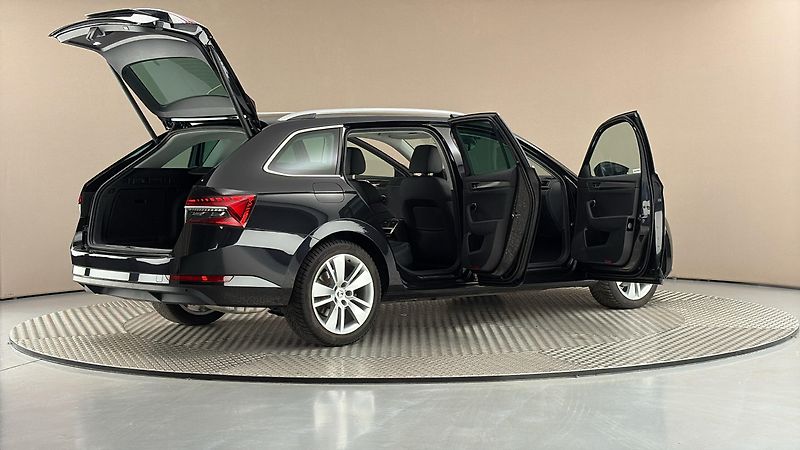 Škoda Superb 2.0 TSI DSG Style Combi - fotka 6 z 29