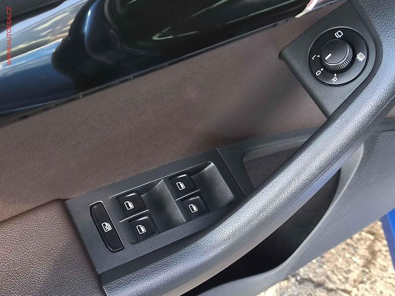 Škoda Octavia (2015) 2.0TDi 4x4, ČR, DSG, bixenon - fotka 23 z 26