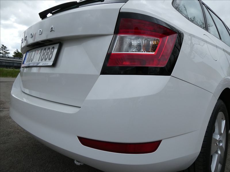 Škoda Fabia 1,0 TSi 81kW 2xkola,DPH,servis - fotka 10 z 43