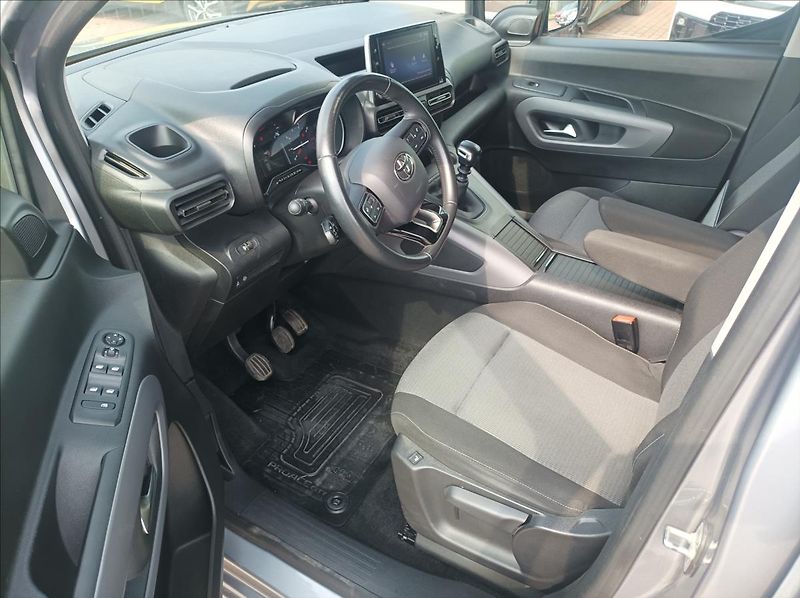 Toyota ProAce City Verso 1,2 6 MT WG Family - fotka 12 z 18