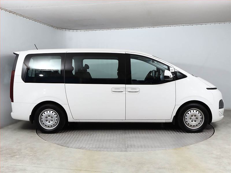 Hyundai Staria (2024) 2.2 CRDi, ČR, 1Maj, DPH - fotka 6 z 15