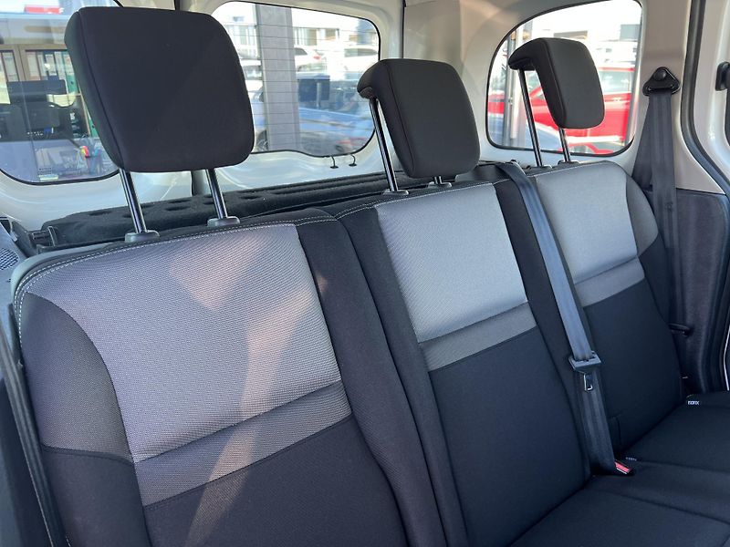 Renault Kangoo 1.5dCi 1.MAJ ČR DPH - fotka 27 z 40