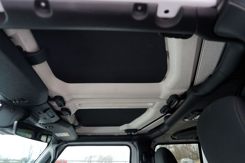 Jeep Wrangler 2.2 CRD/Sport/MultiJet/4x4/AT - fotka 16 z 44