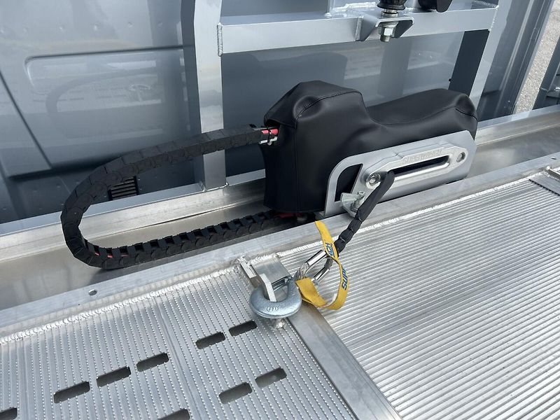 Mercedes-Benz Sprinter 319 CDI KEGGER LOW RACE PAKET+ - fotka 9 z 28
