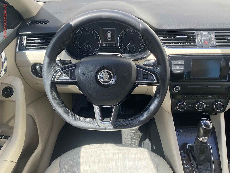 Škoda Octavia (2014) 1.4 TSi, Style, DSG - fotka 11 z 16