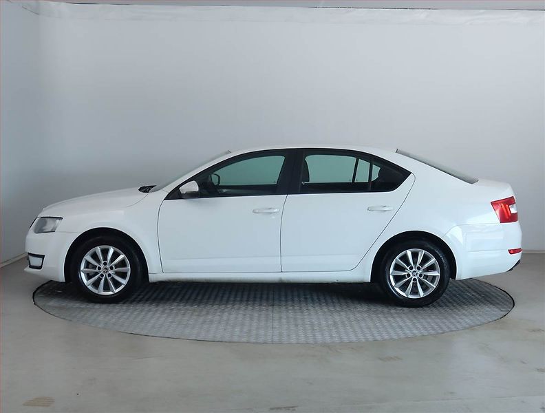 Škoda Octavia (2015) 1.6 TDI - fotka 3 z 15