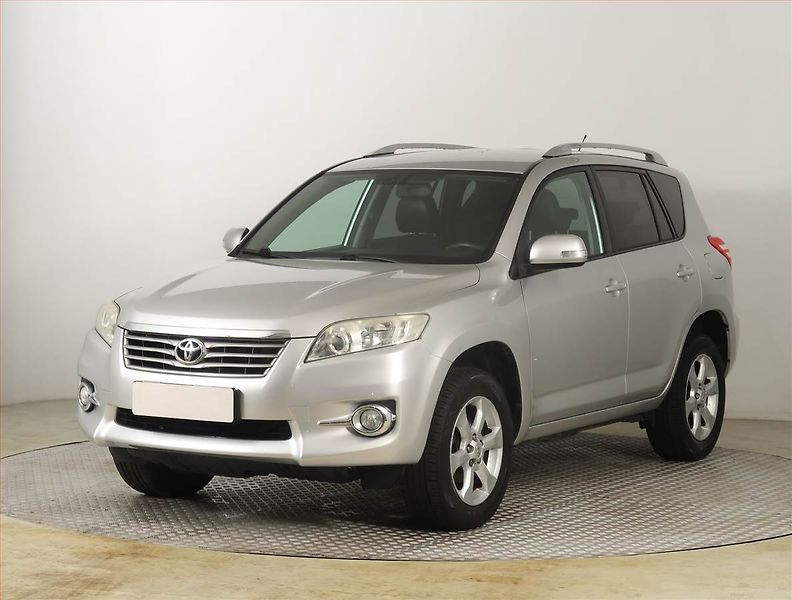 Toyota RAV4 (2011) 2.0 VVT-i, 4X4, Kůže - fotka 2 z 20