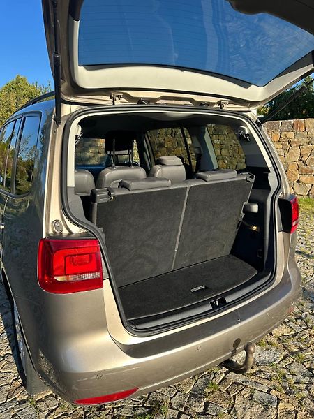 Volkswagen Touran (2012) - fotka 14 z 27