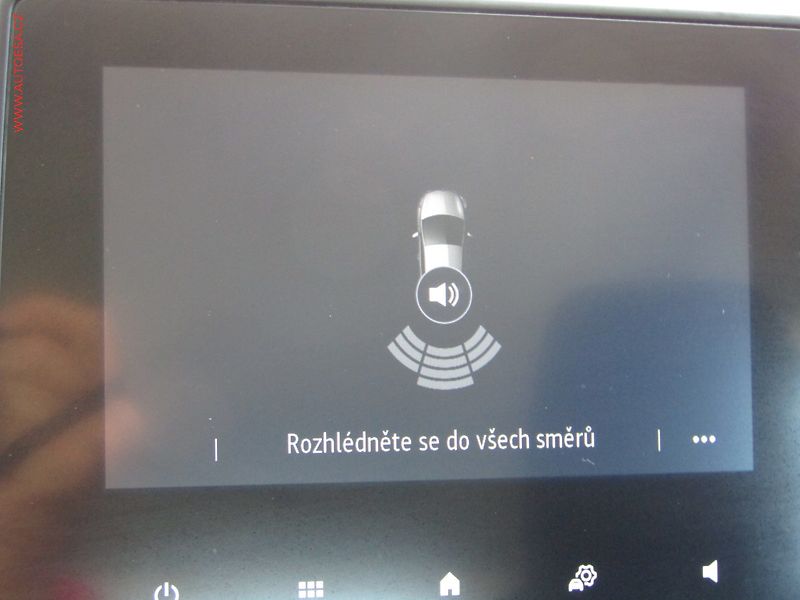 Renault Clio (2022) 1.0 TCe, 1.maj,ČR, LED, AC - fotka 13 z 20