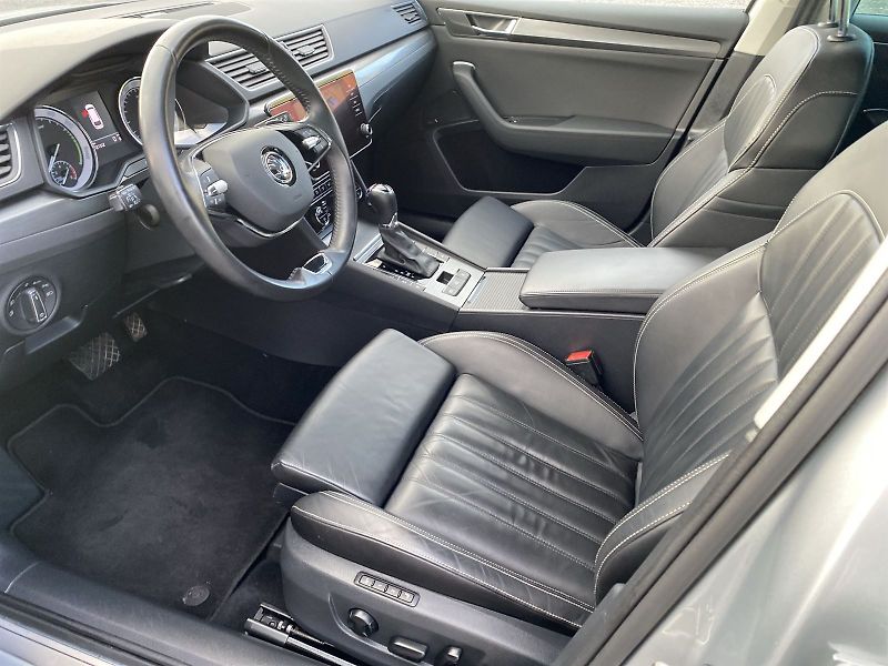 Škoda Superb (2021) Combi 1.4 TSI iV DSG Style - fotka 8 z 34