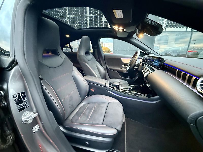 Mercedes-Benz CLA (2020) 45 4MATIC+ kupé - fotka 38 z 46