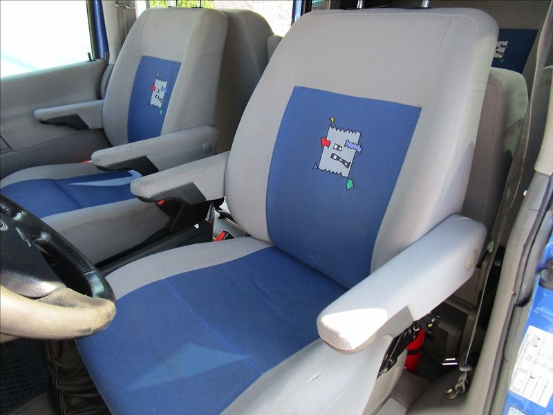 Volkswagen Multivan 2.5TDi 111kW, Atlantis, 7 míst - fotka 18 z 53