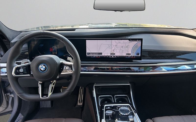 BMW Ostatní M Sport paket | Executive Loun - fotka 5 z 18