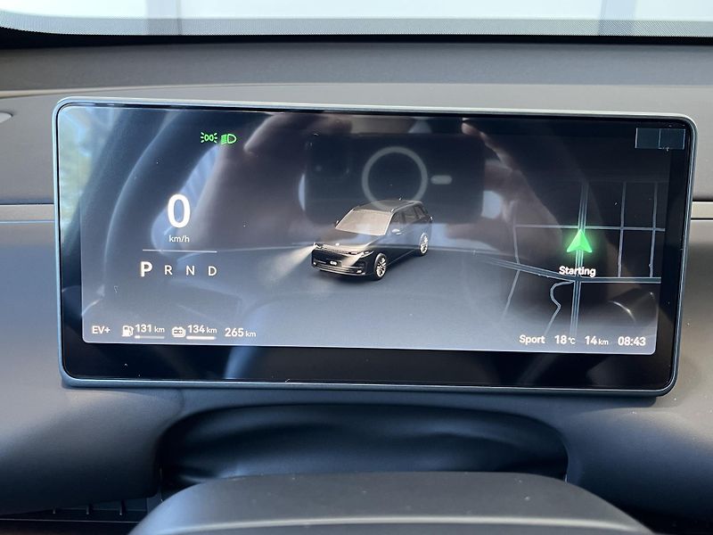 Leapmotor C10 REEV (2025) Design Hybrid EV - fotka 10 z 15