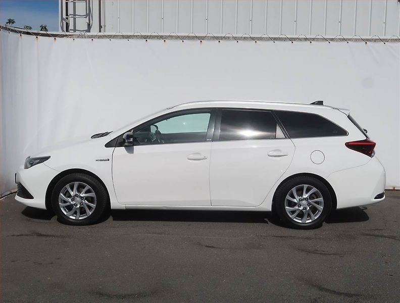 Toyota Auris (2016) Hybrid, Automat, Serv.kniha - fotka 3 z 24