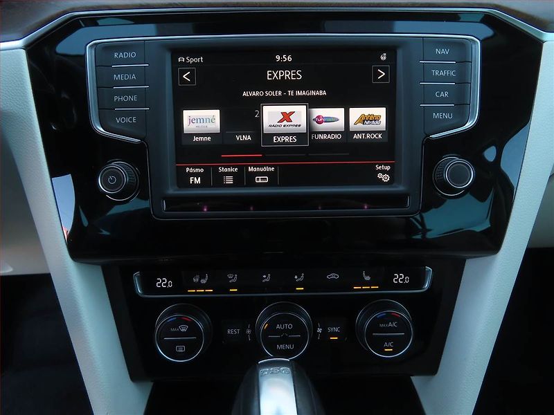 Volkswagen Passat (2016) 2.0 TDI, Automat, Serv.kniha - fotka 16 z 24