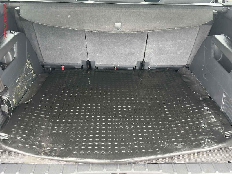 Peugeot 5008 (2015) 1.6 HDi, Navigace - fotka 7 z 20